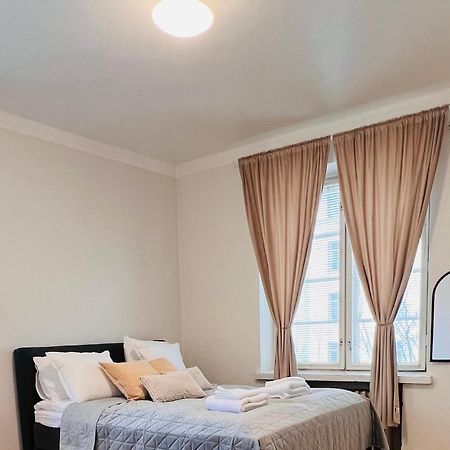 Your Chic Vibrant Airbnb เฮลซิงกิ ภายนอก รูปภาพ