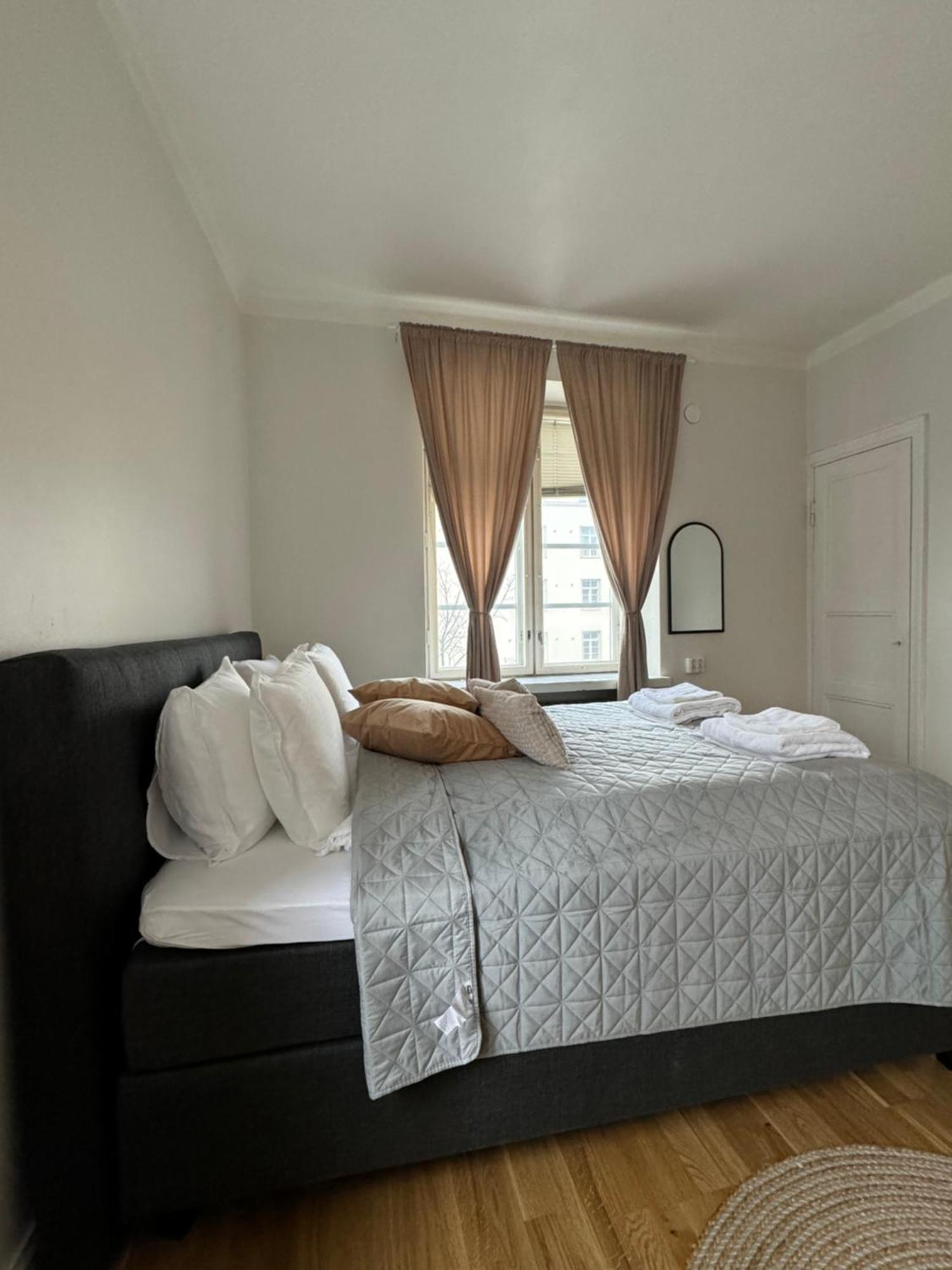 Your Chic Vibrant Airbnb เฮลซิงกิ ภายนอก รูปภาพ